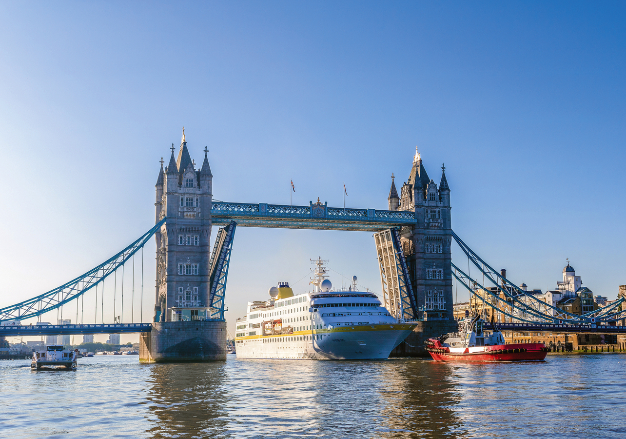 MS HAMBURG in London August 2018