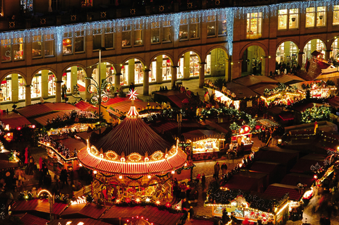 The Elbe in Advent – Christmas markets & magical lights